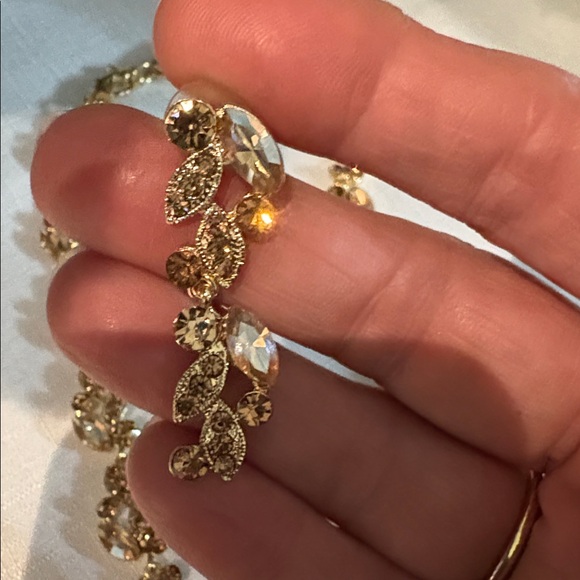 Elegant Gold Crystal 3 piece Jewelry set NIB - Picture 4 of 5